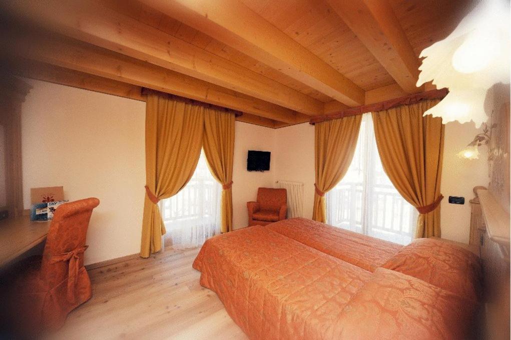 Residence Garni Il Giglio Commezzadura Cameră foto