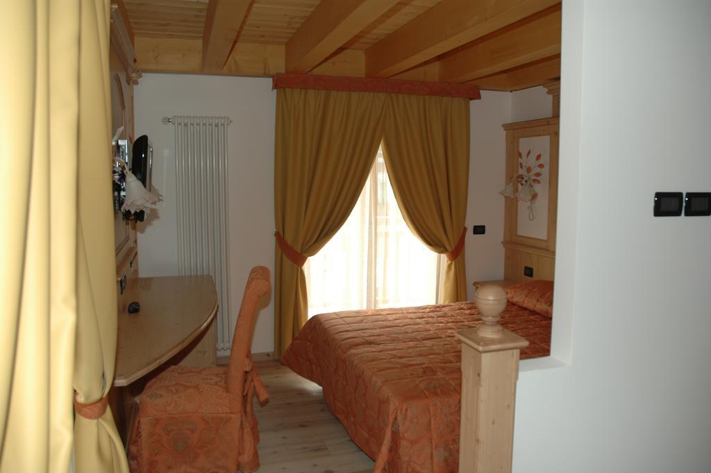 Residence Garni Il Giglio Commezzadura Exterior foto